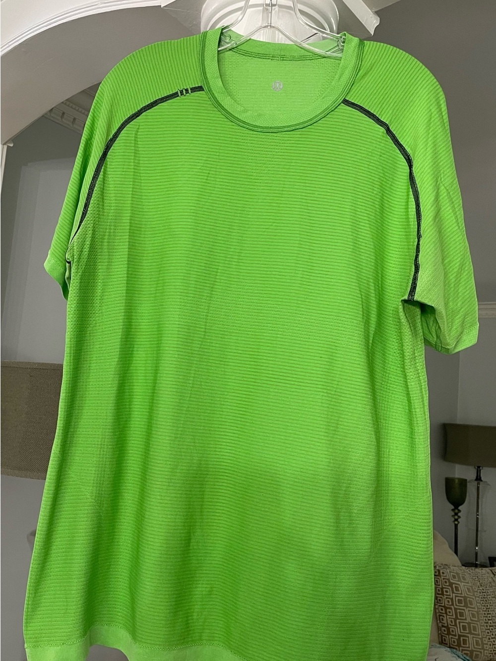 Lullulemon men’s bright short sleeve training T-shirt.